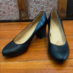 Black heels Naturizer